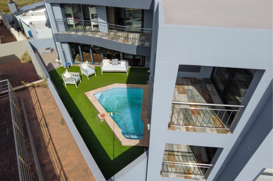 4 Bedroom Property for Sale in Calypso Beach Western Cape